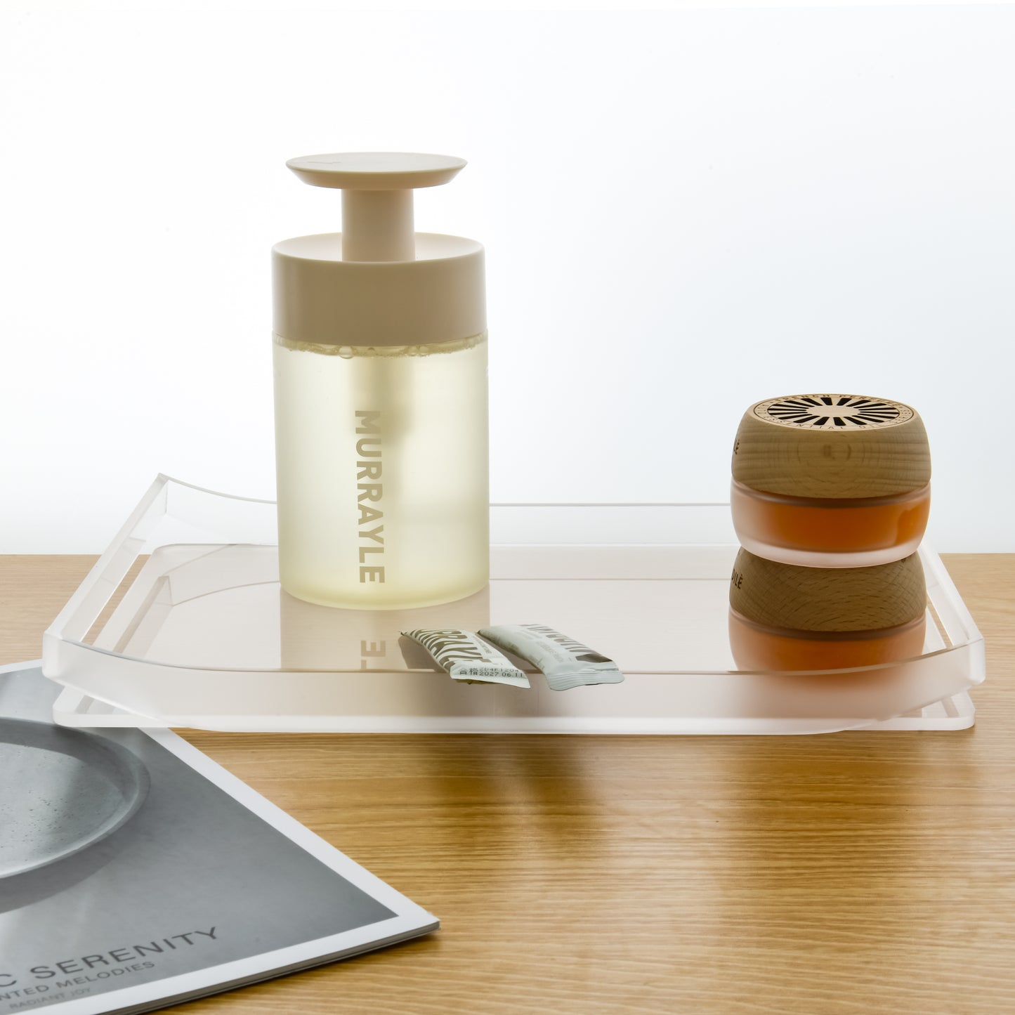 AIMOLLY's highly transparent and large-capacity boat-shaped acrylic storage tray is suitable for storage trays such as cosmetics, documents, stationery, and jewelry displays.(Model AML-028/029)