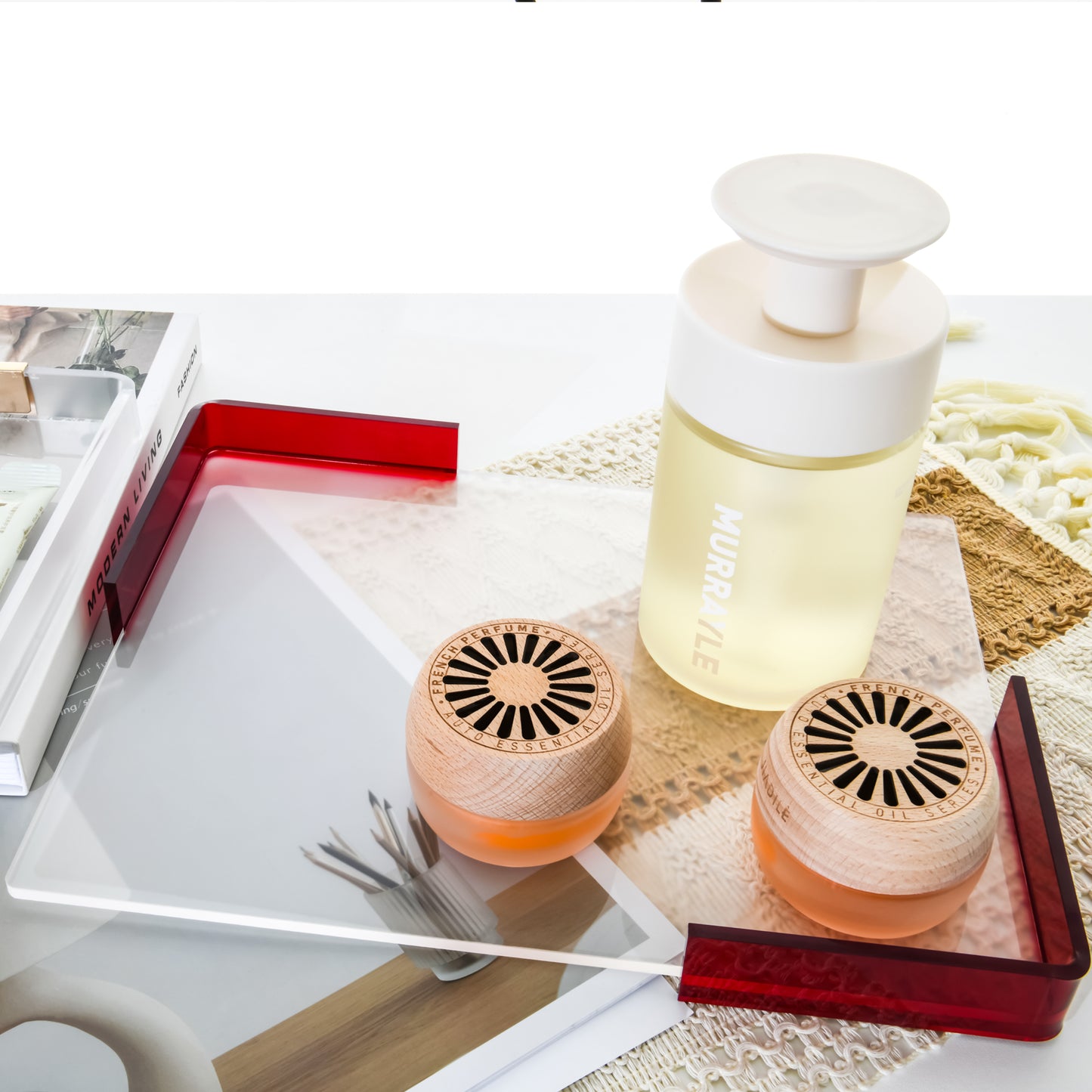 AIMOLLY Acrylic large-capacity storage tray hotel sink cup holder is suitable for storage trays such as cosmetics, documents, stationery, and jewelry displays.(Model AML-034)