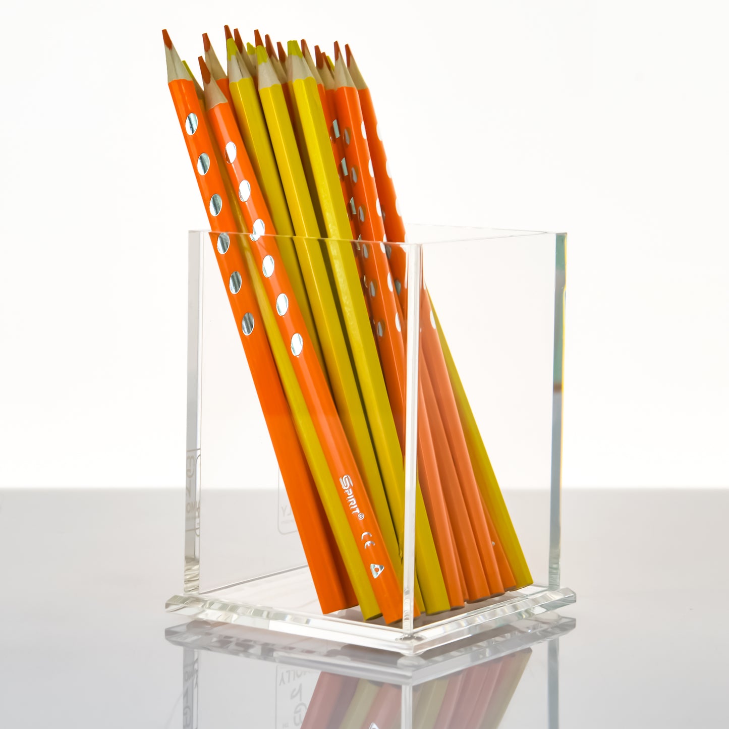 AIMOLLY Transparent Pen Holder Storage Box Desktop Student Stationery Box Acrylic Large Capacity Pen Bucket Office Stationery Storage Writing Tools Simple Thickening.(Model AML-044/045)