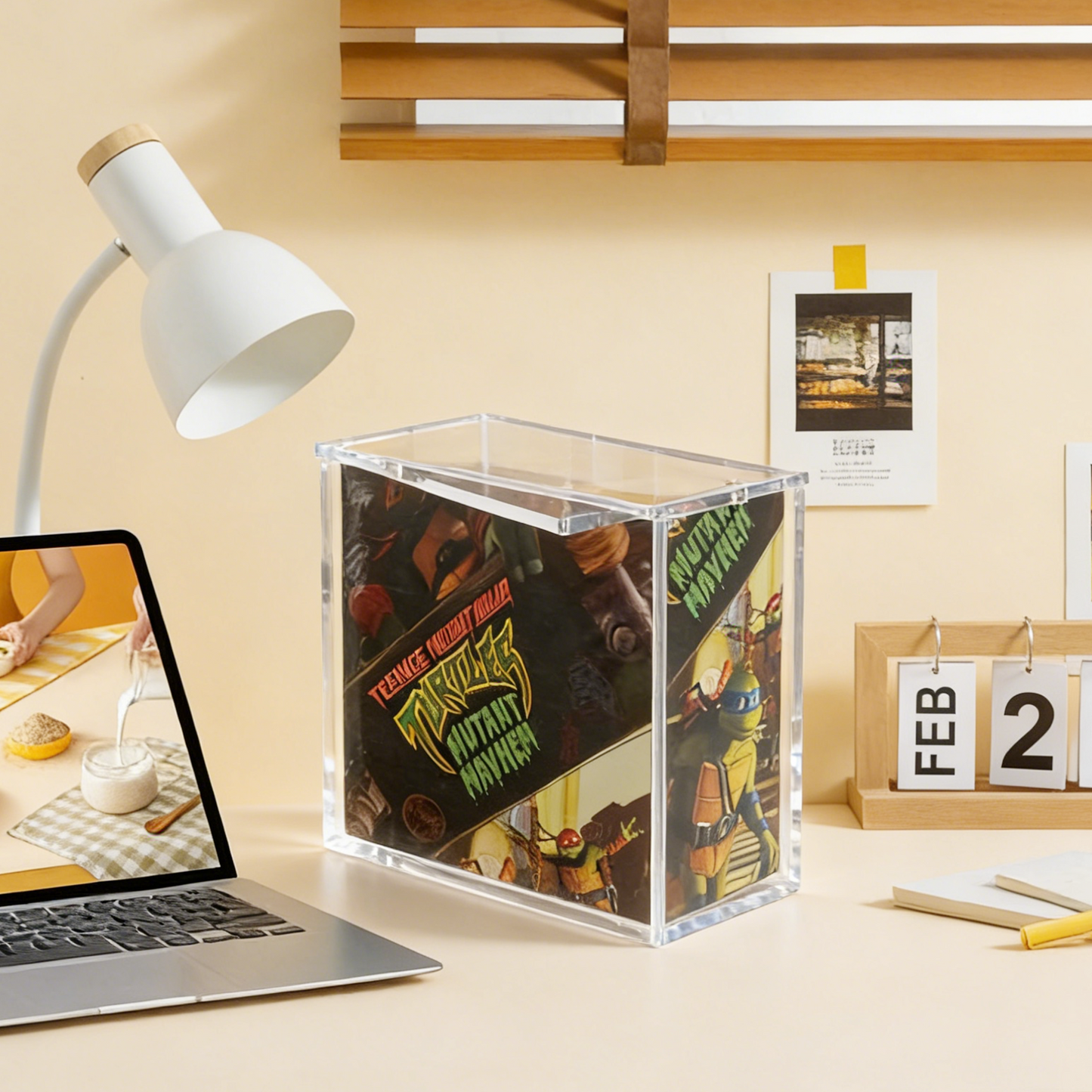 AIMOLLY - Transparent Acrylic Magnetic Display Box - Balanced Treasure Box (Premium Acrylic Display Protection Box, Model: AML-HO25-0028)