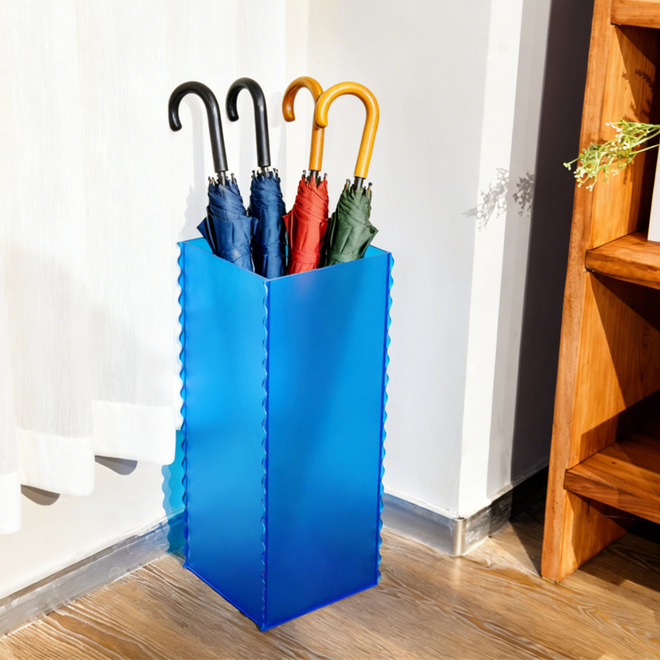 Clear Acrylic Gradient Umbrella Holder